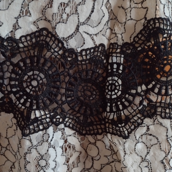 Loft pull over blouse. - Picture 3 of 5